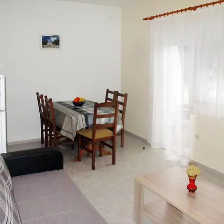 Lukic - Srd302 Apartman Rovanjska